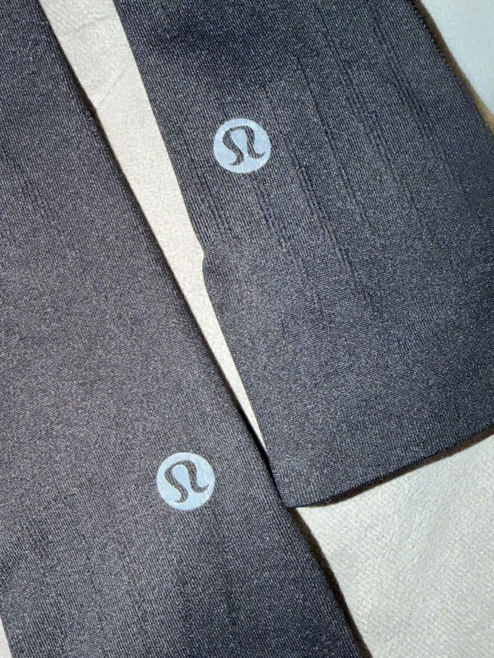 lululemon athletica Black arm sleeves with Branded Tag